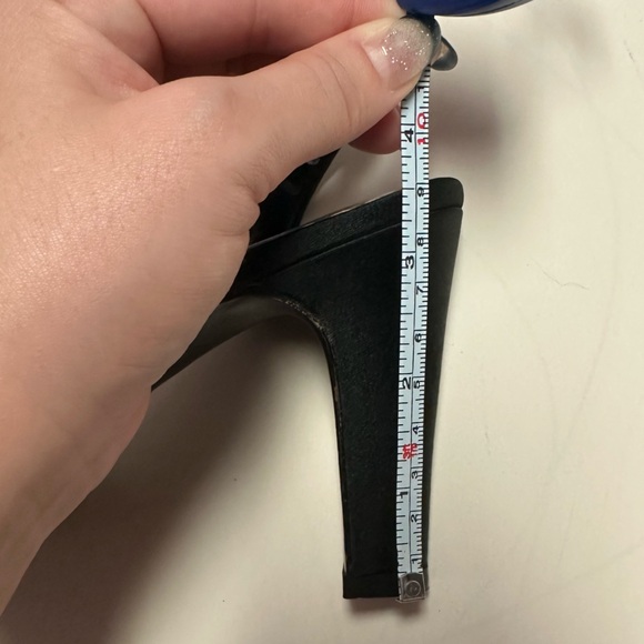 Vintage Rosette Black Heel - Picture 4 of 11